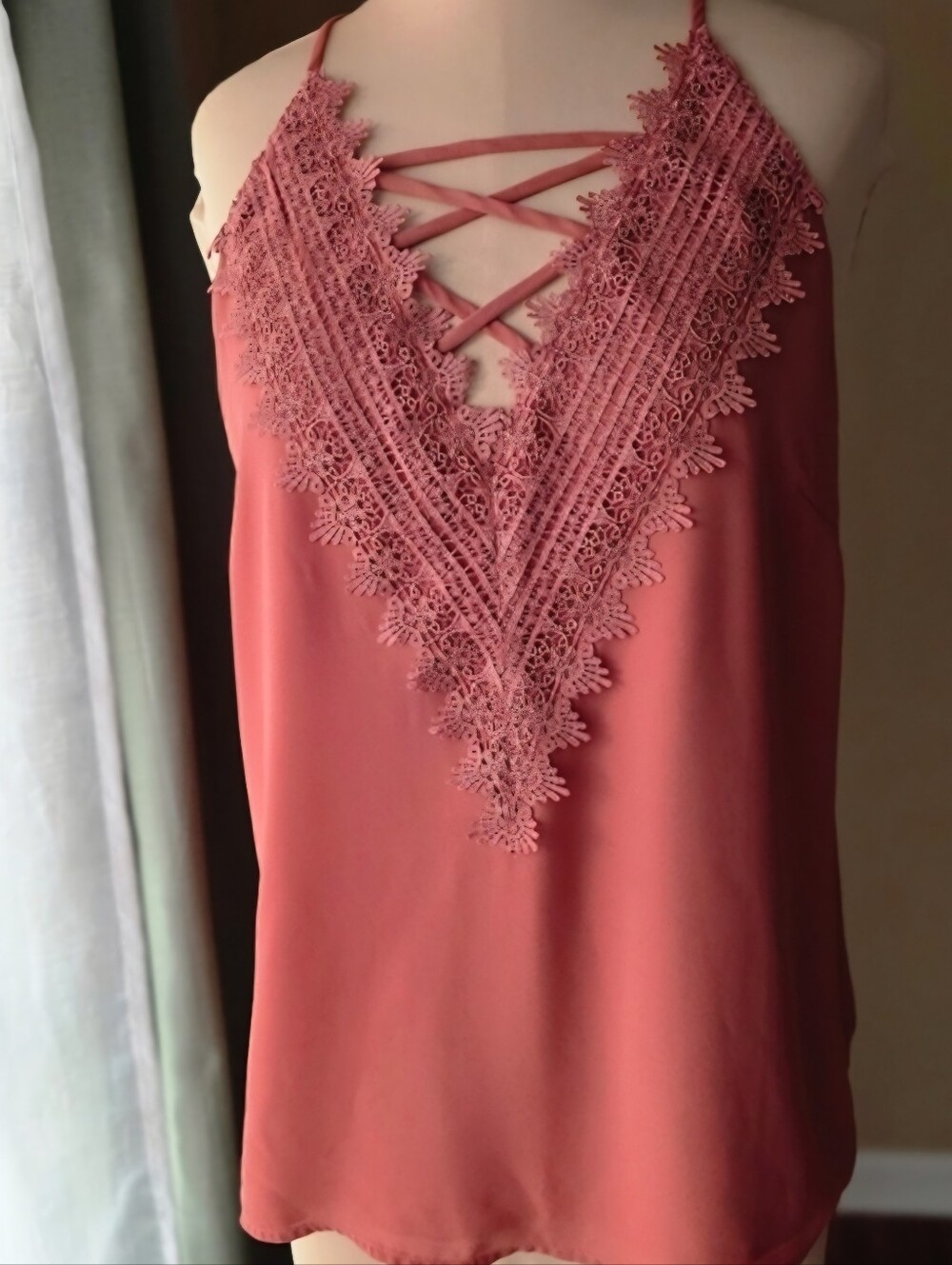 Nine Britton Coral Crochet Lace Strappy V Neck Tank Top Boho Romantic Medium